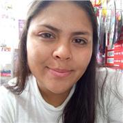 Profesora de educación infantil guía a niños hasta 5 grado en temas matemáticos